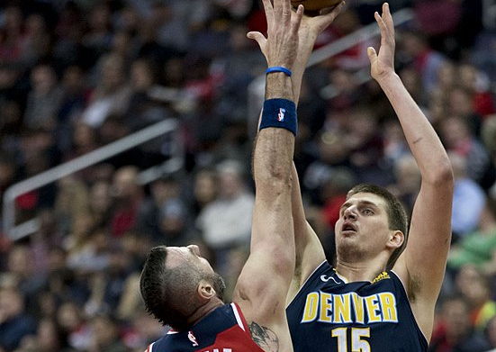 进一步拉开 进一步拉开